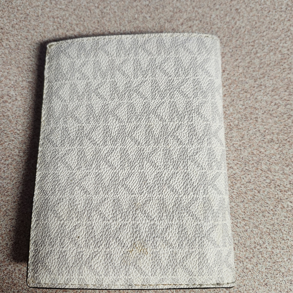 Michael Kors White Card Holder,wallet - Picture 3 of 8